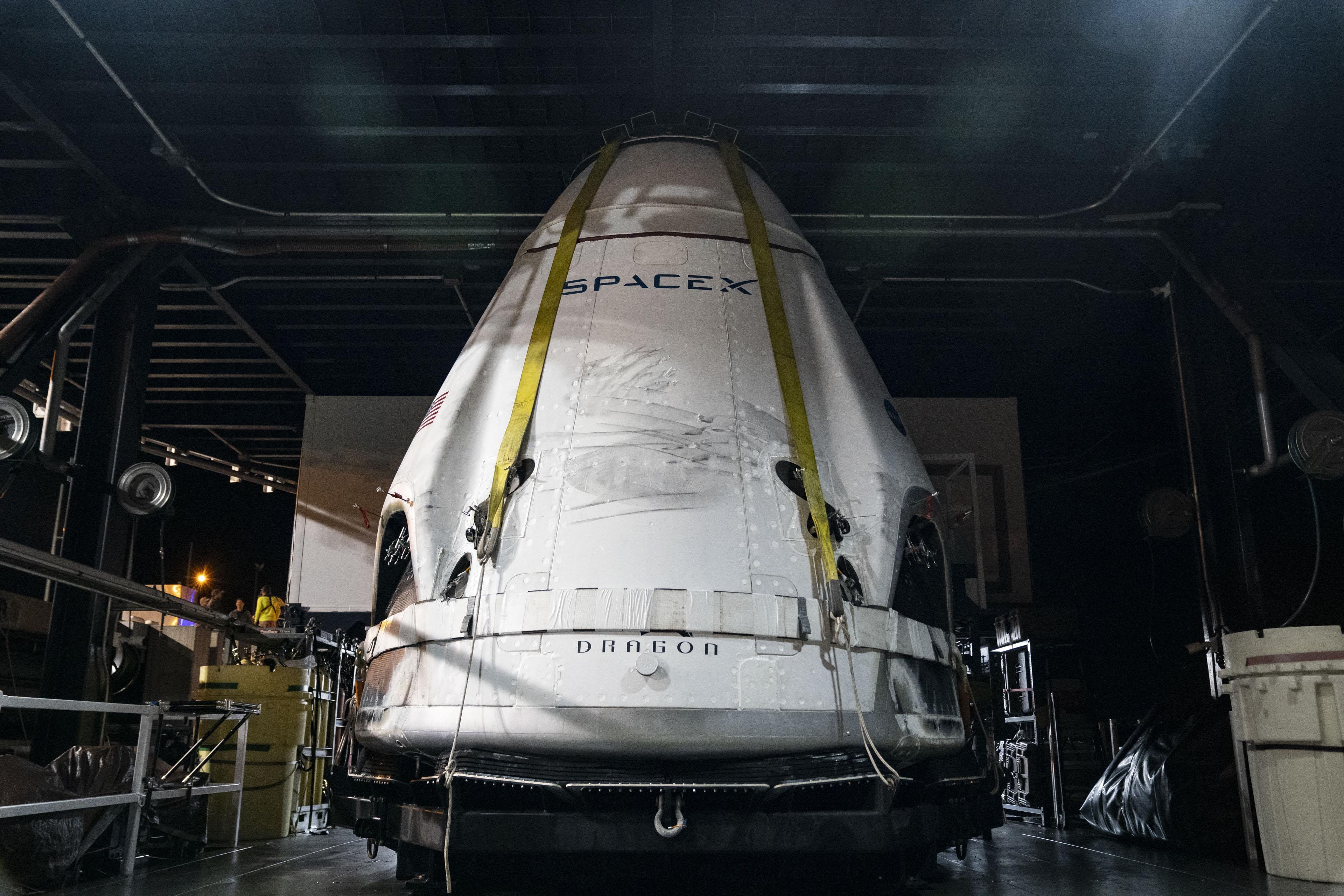 Falcon 9 crew dragon. Spacex falcon 9 crew dragon. Crew dragon 9. Dragon spacex. Пилотируемый корабль crew dragon.